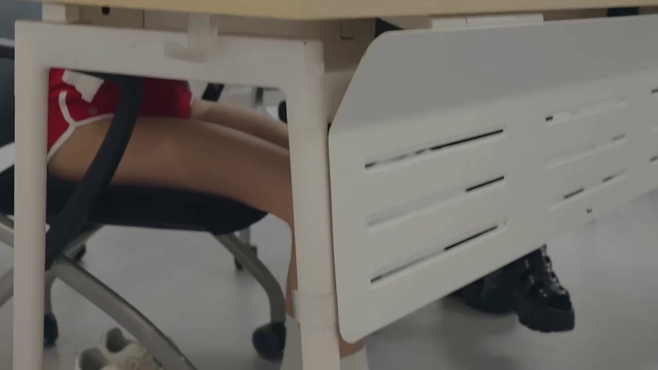 女助教